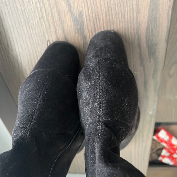 Faux Suede Zipper Side Point Toe Heeled Boots - Picture 7 of 8